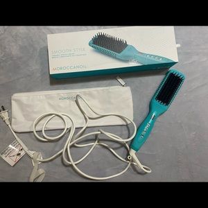 Moroccanoil Smooth Style Ceramic Heated Brush